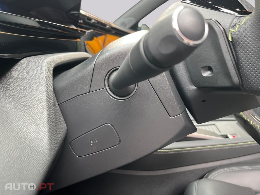 Peugeot 408 PHEV 180 e-EAT8 GT I.V.A DEDUTIVEL 