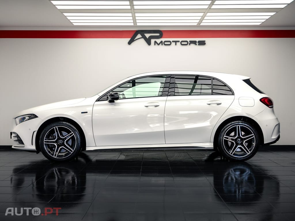 Mercedes-Benz A 250 e AMG Line
