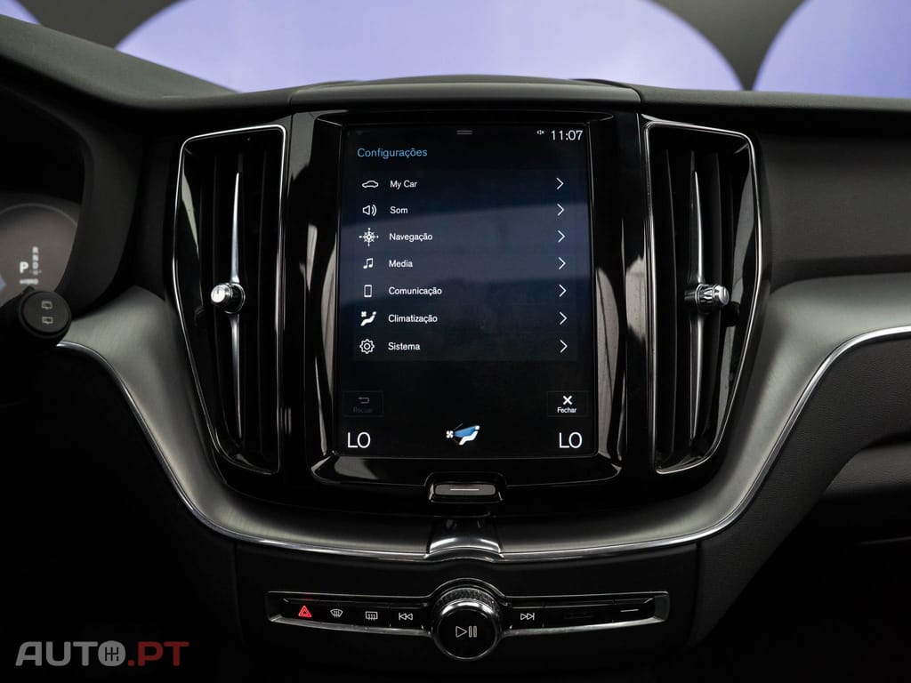 Volvo XC60 2.0 T8 PHEV Momentum Plus AWD