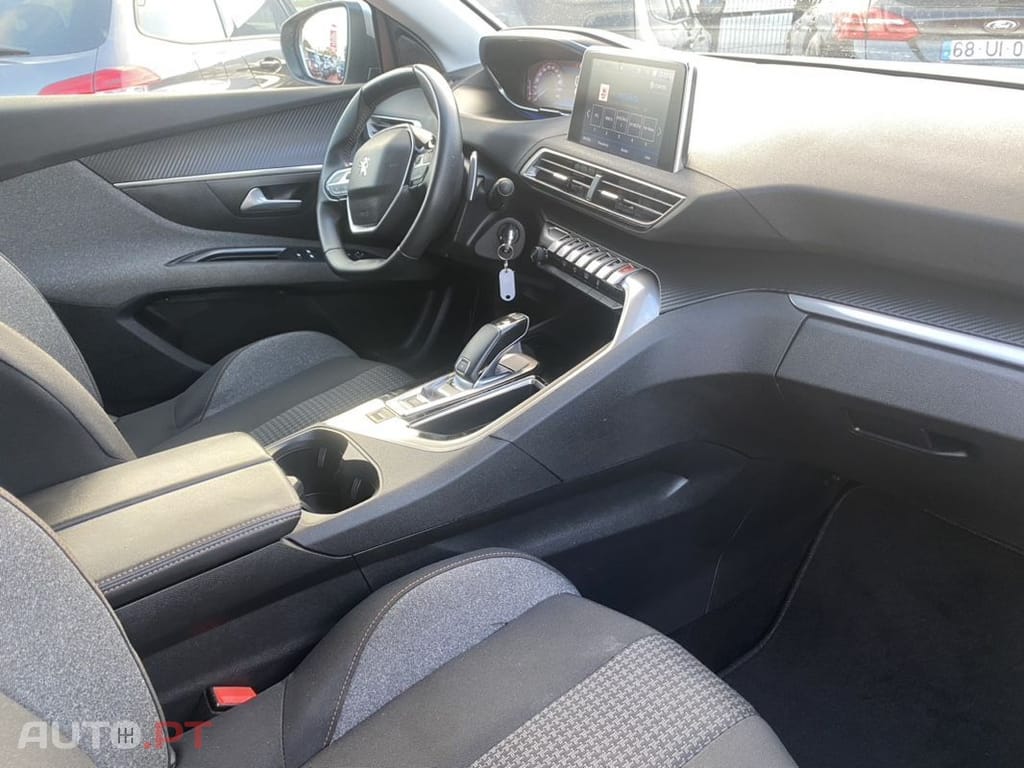 Peugeot 5008 1.5 BlueHDi Allure EAT8