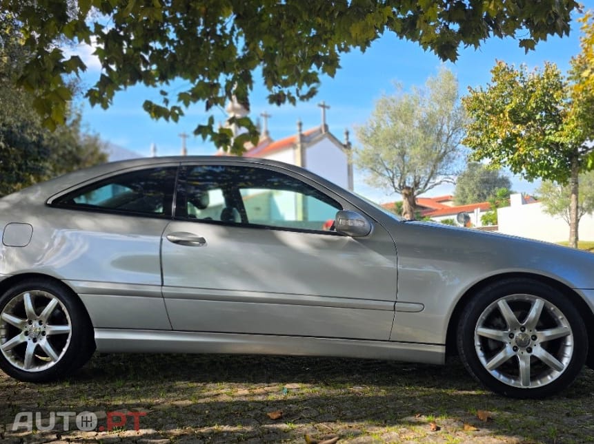 Mercedes-Benz C 220 Outro