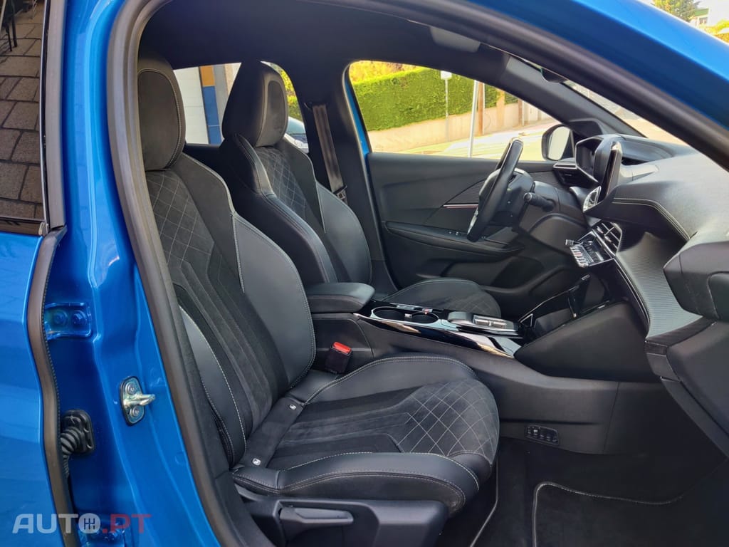 Peugeot E-208 50 kWh GT