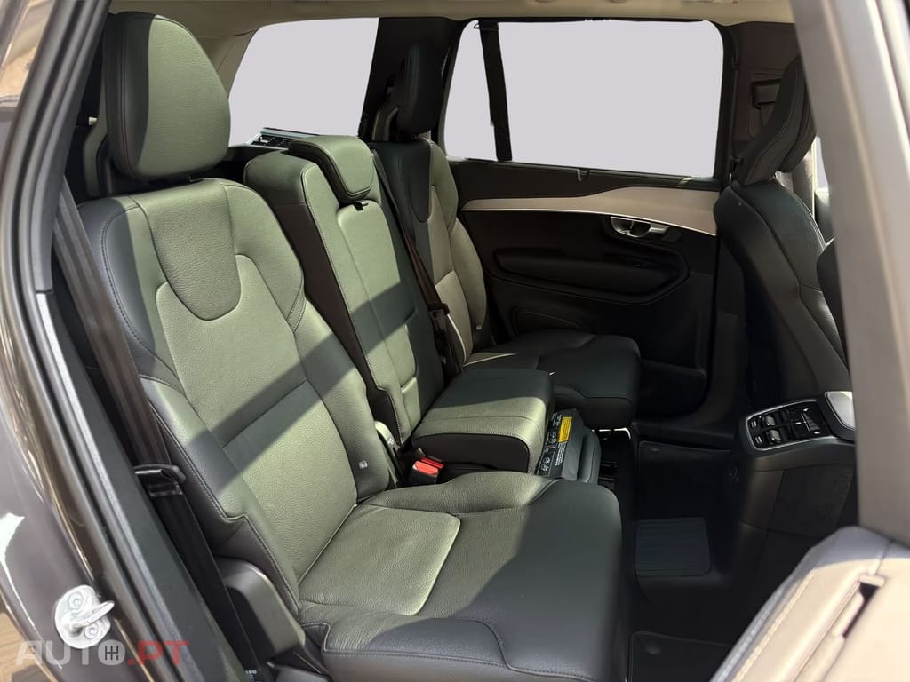 Volvo XC90 T8 AWD Plus  I.V.A DEDUTIVEL