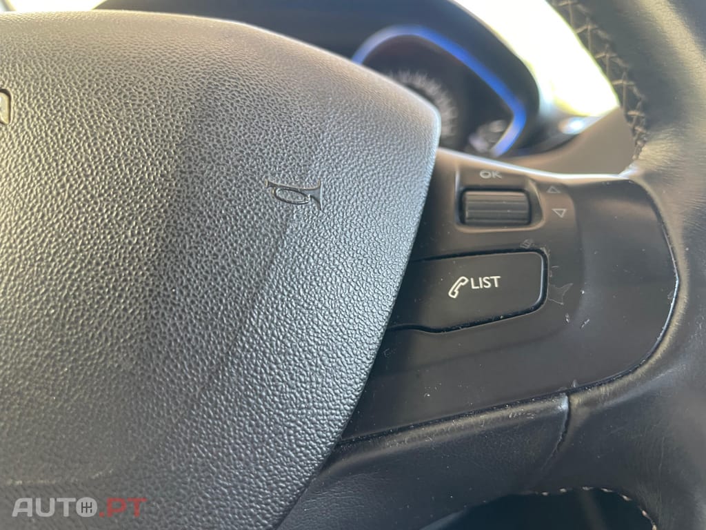 Peugeot 2008 1.2 PureTech Allure