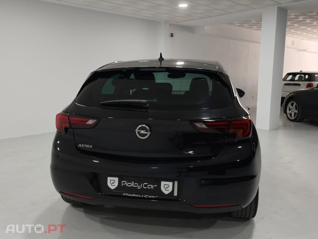 Opel Astra 1.2 T Design & Tech S/S