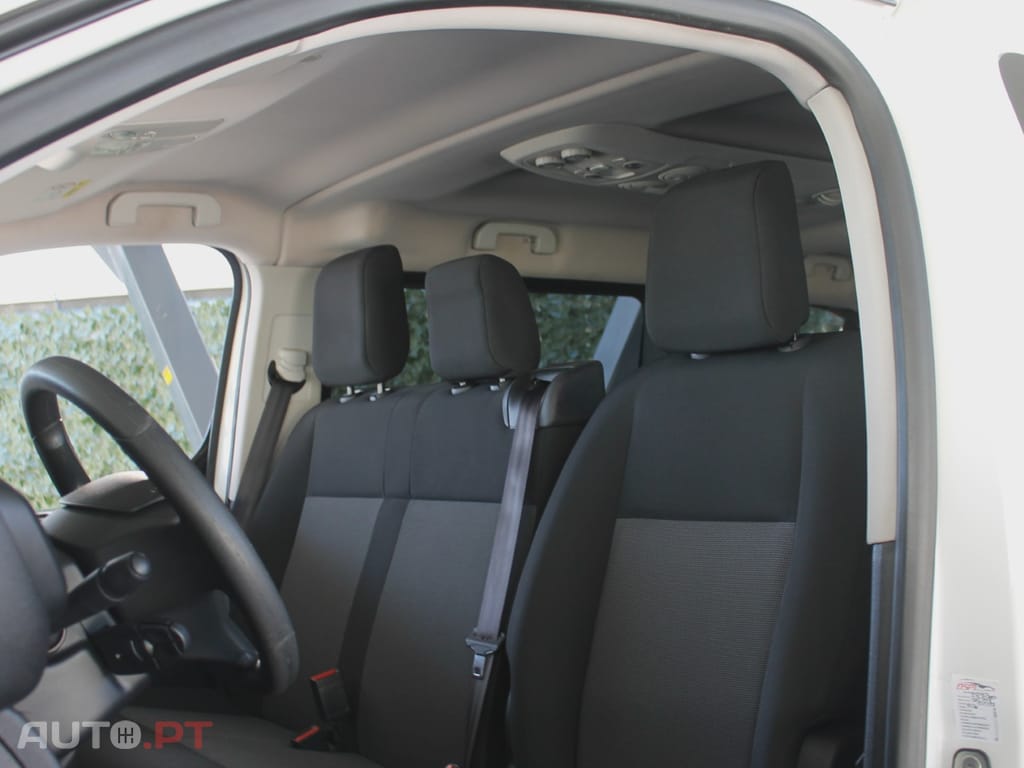 Peugeot Traveller 1.6 BlueHDi L2H1 Business Standard