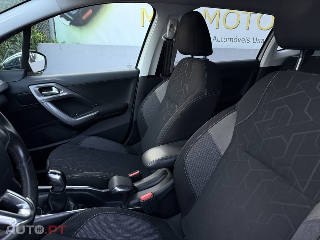 Peugeot 2008 1.2 PureTech Style