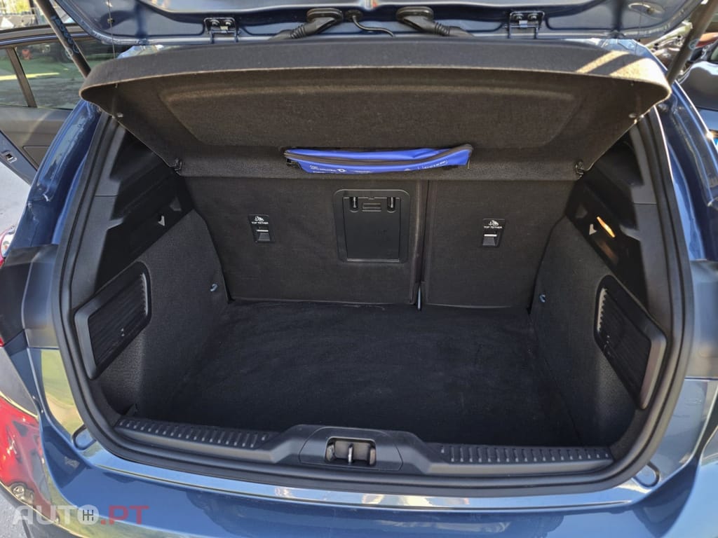 Ford Focus 1.0 EcoBoost Hybrid ST-LINE