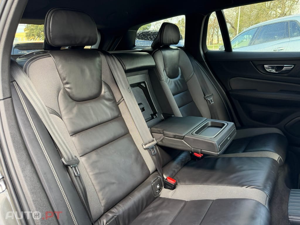 Volvo V60 2.0 T6 AWD TE R-Design