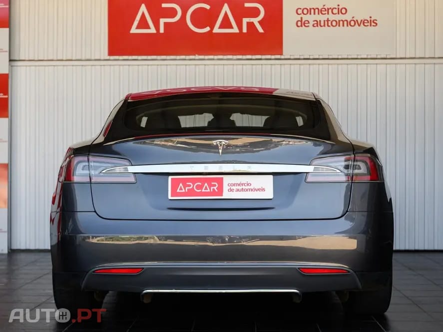 Tesla Model S Dual Motor AWD