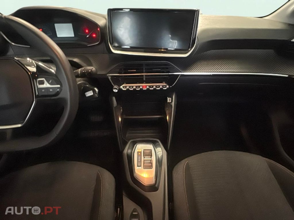 Peugeot 208 1.2 Hybrid Style e-DCS6