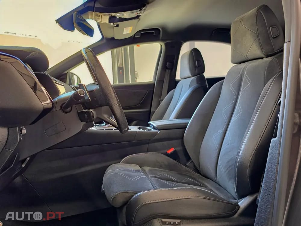DS DS7 Crossback E-Tense Performance Line EAT8