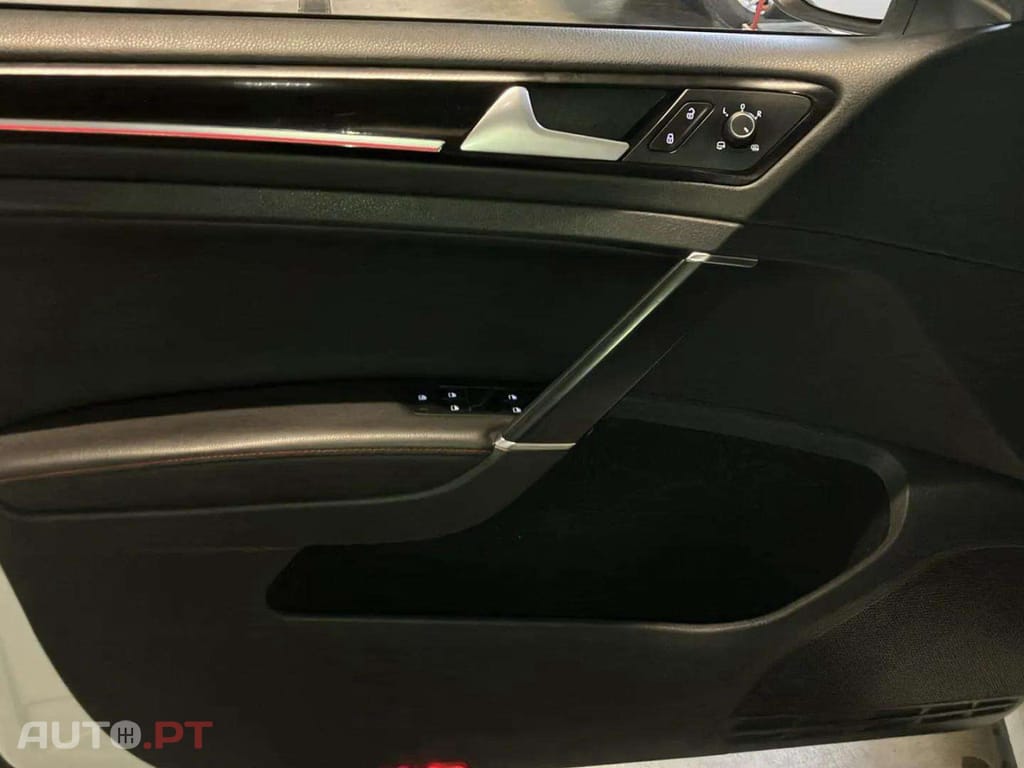 Volkswagen Golf 2.0 TSI GTI DSG Performance