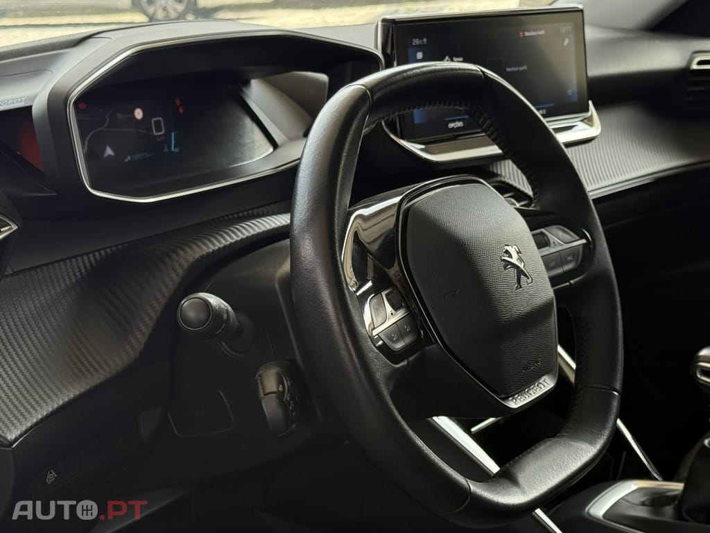 Peugeot 2008 1.2 PureTech Allure
