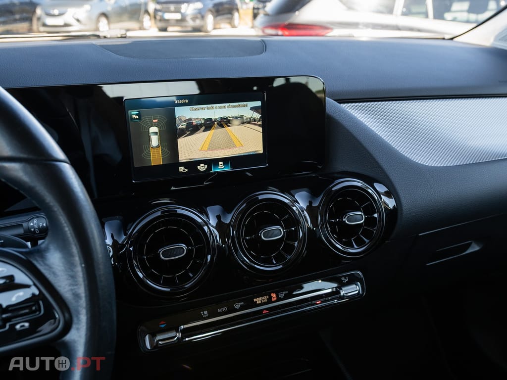 Mercedes-Benz GLA 180 d — fotografia 19