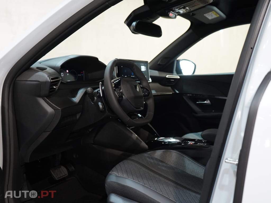 Peugeot 2008 1.2 Hybrid Allure e-DCS6