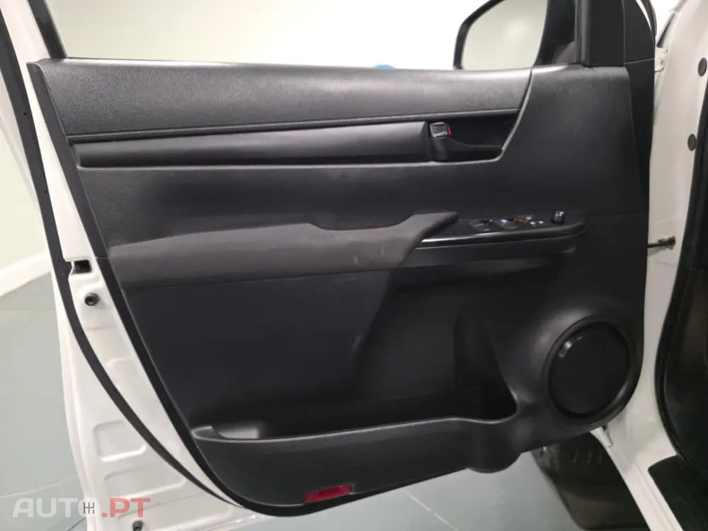 Toyota Hilux 2.4 D-4D 4WD CD CH