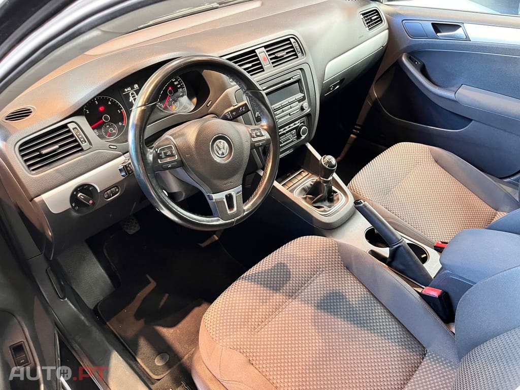 Volkswagen Jetta 1.6 TDI Advance BlueMotion