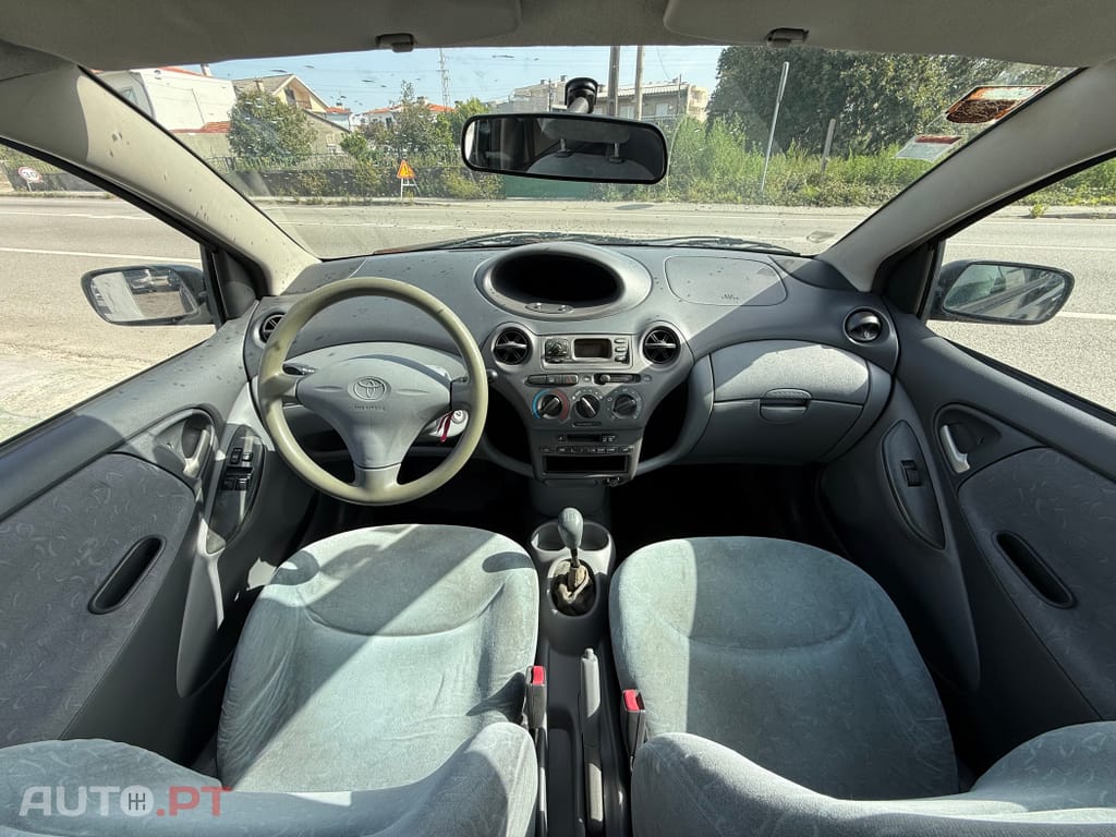 Toyota Yaris 1.0 Base C/Radio