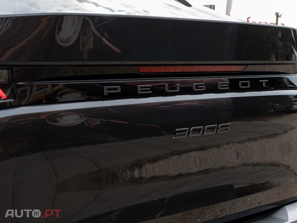 Peugeot 3008 1.2 Hybrid Allure e-DCS6