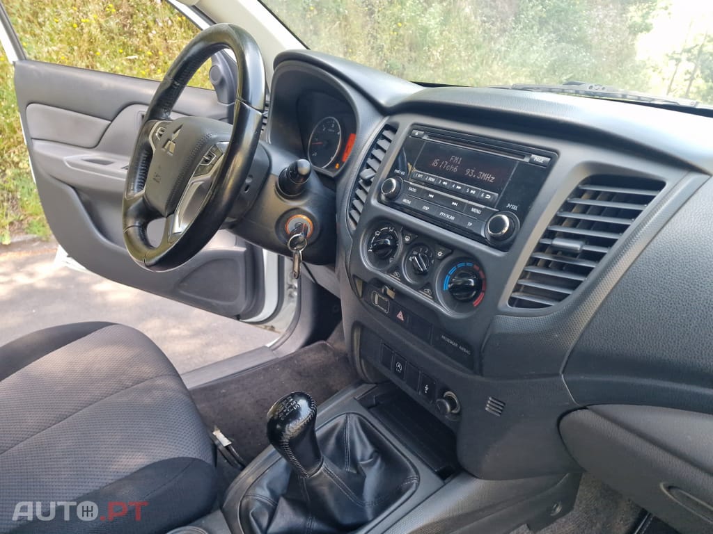 Mitsubishi L200 2.3 DI-D CD Invite 2WD