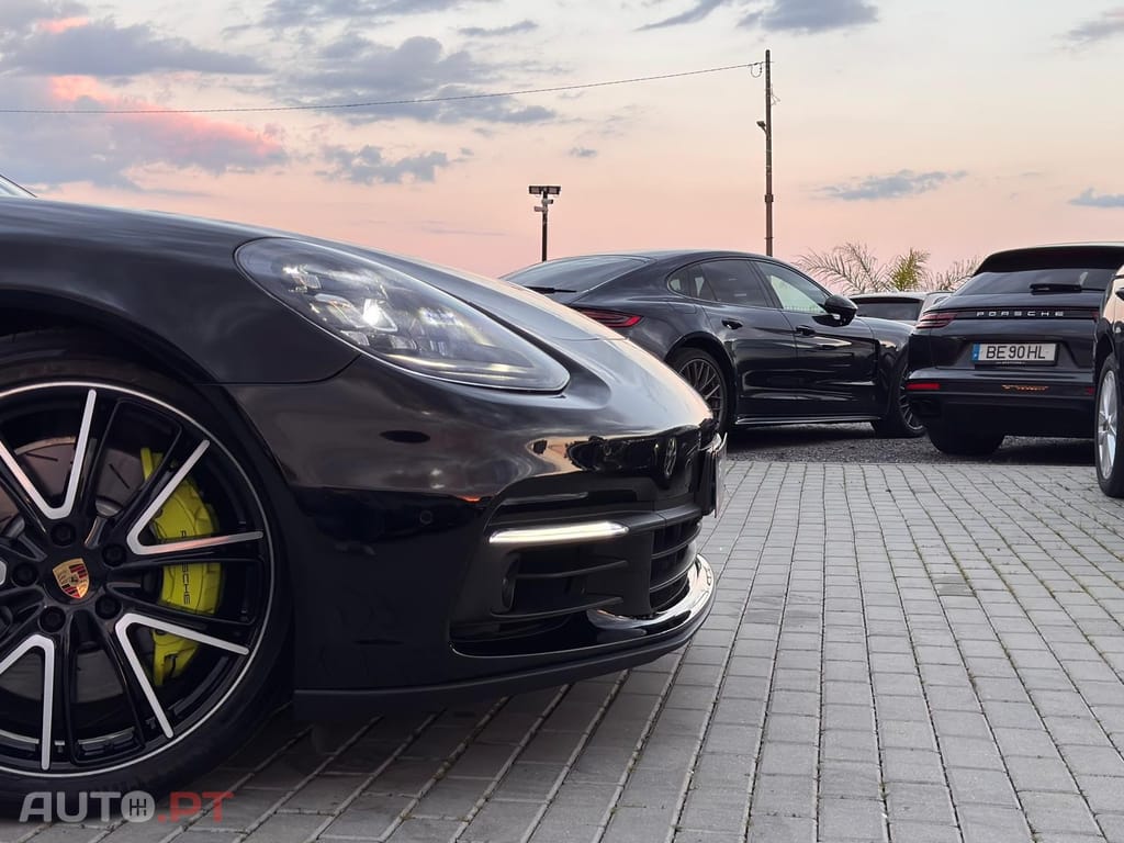 Porsche Panamera 4 E-Hybrid