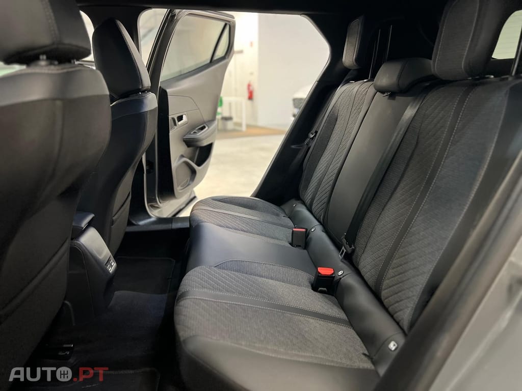 Peugeot 2008 1.2 Hybrid Allure e-DCS6