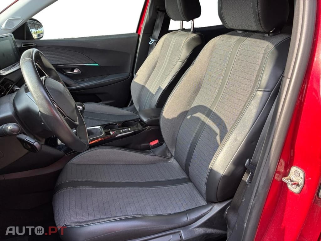 Peugeot 2008 1.2 PureTech Allure