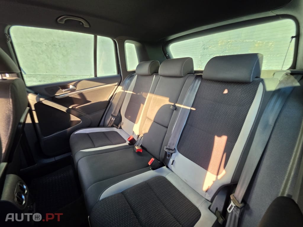 Volkswagen Tiguan 2.0 TDI R-Line 4 Motion - Bola de Reboque