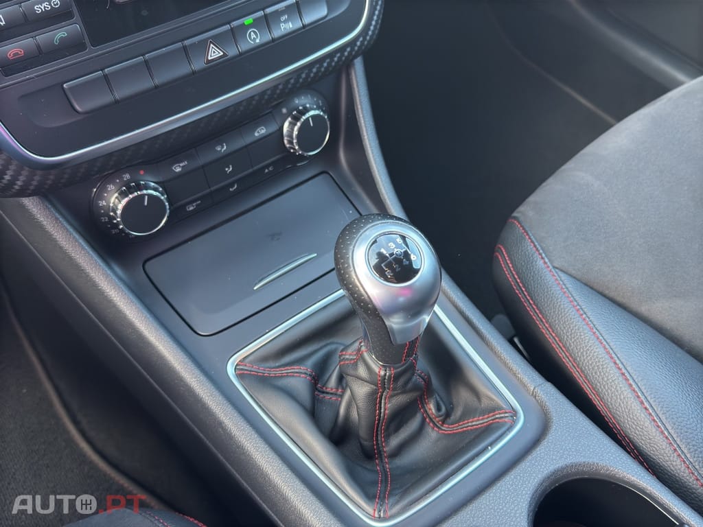 Mercedes-Benz A 180 d AMG Line