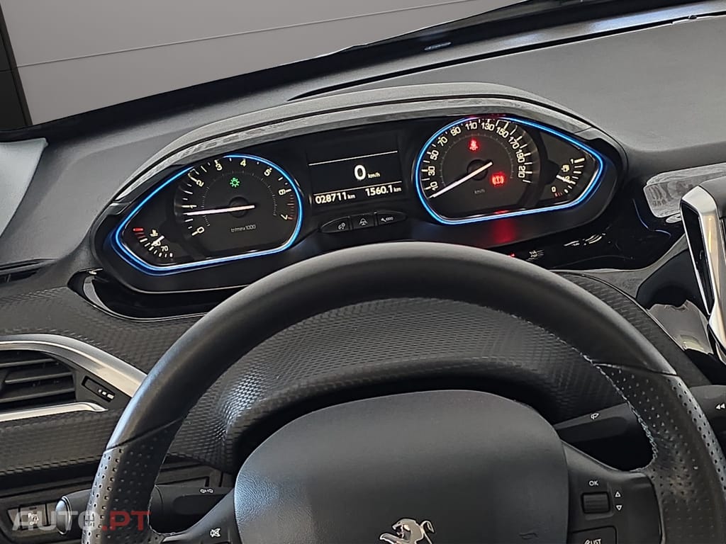 Peugeot 2008 1.2 PureTech Crossway