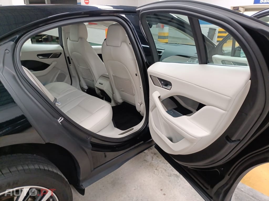 Jaguar I-Pace EV400 AWD SE