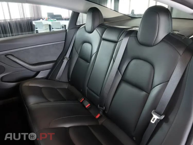 Tesla Model 3 Standard Range Plus RWD