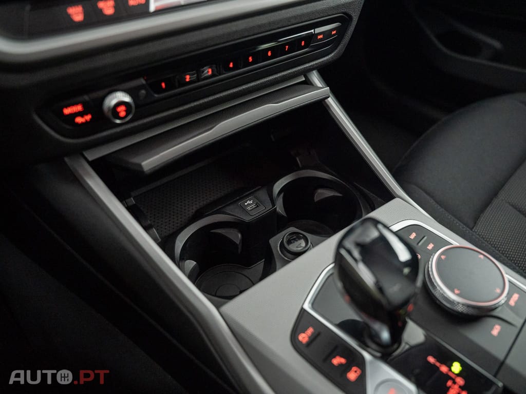 BMW 330 e Auto