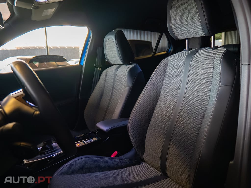 Peugeot 2008 1.2 PureTech Allure