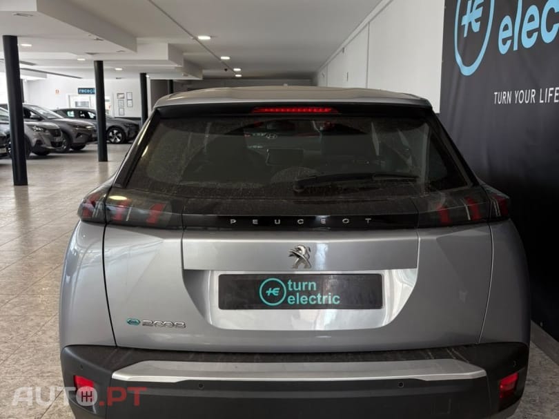 Peugeot E-2008 50 kWh Active