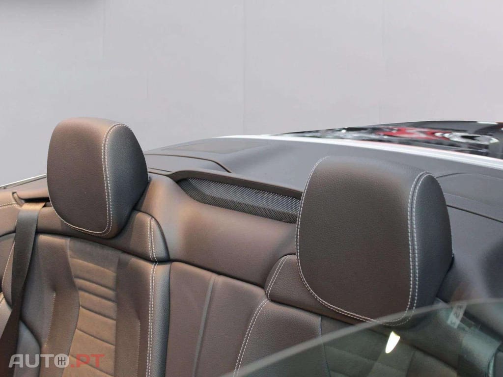 Mercedes-Benz E 220 AMG LINE