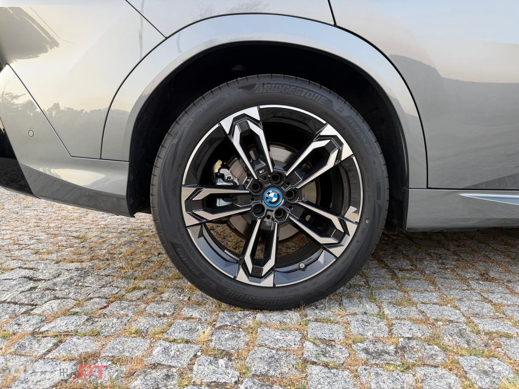 BMW iX2 eDrive20 Pack Desportivo M — fotografia 26