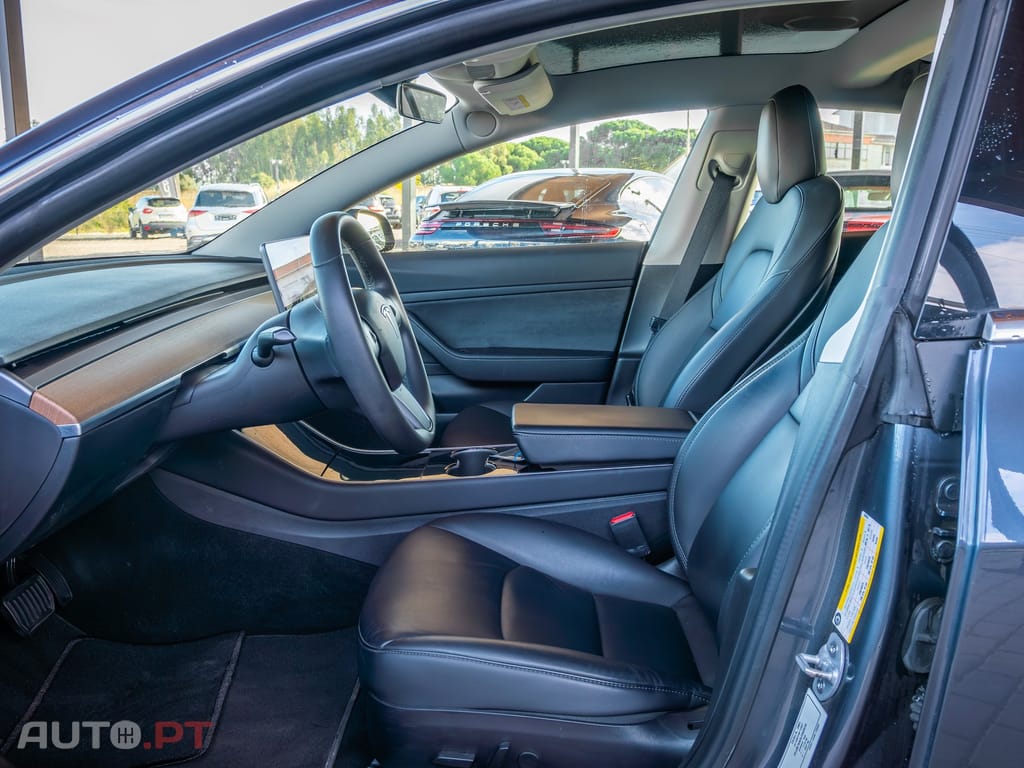 Tesla Model 3 Standard Range Plus RWD