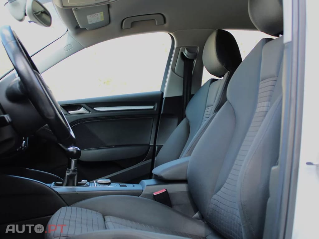 Audi A3 1.6 TDI Business Line Attraction Ultra