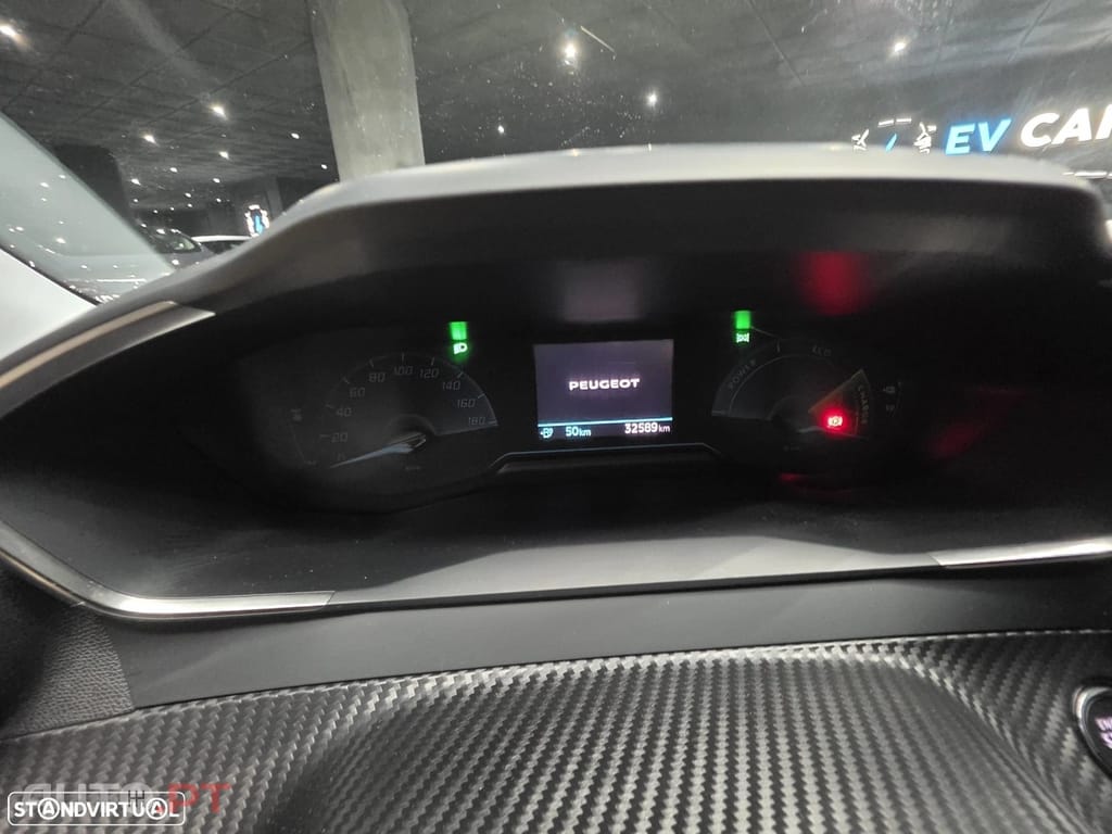 Peugeot E-2008 50 kWh Allure Pack