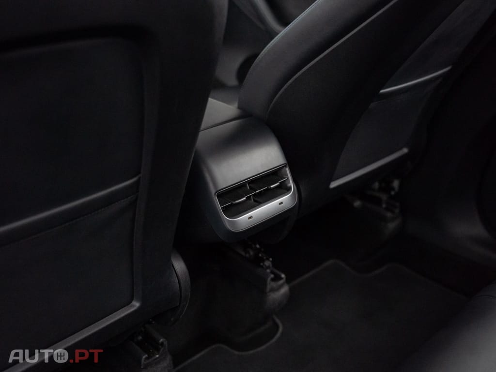 Tesla Model Y Long Range Tração Integral