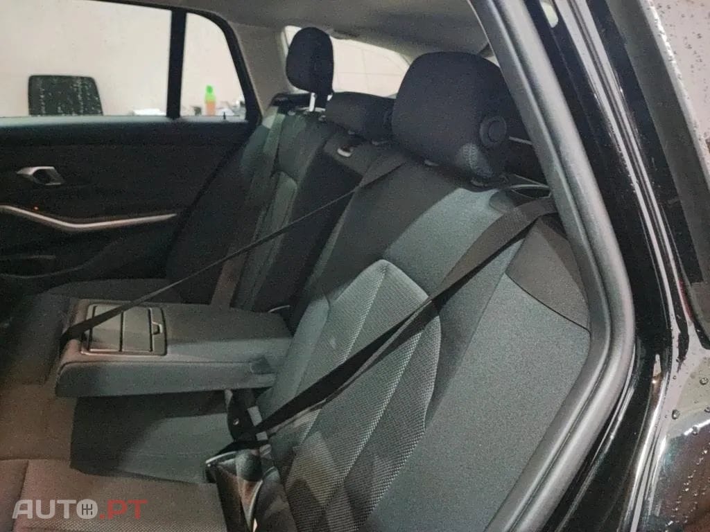 BMW 330 e Touring Corporate Edition Auto