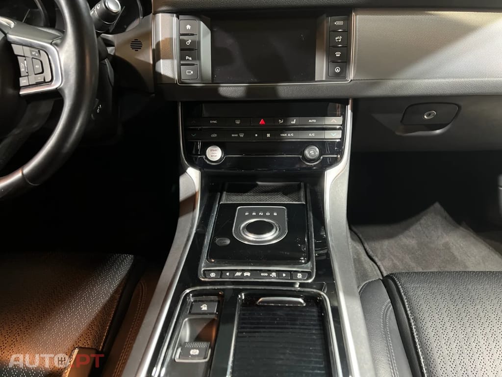 Jaguar XF 2.0 D