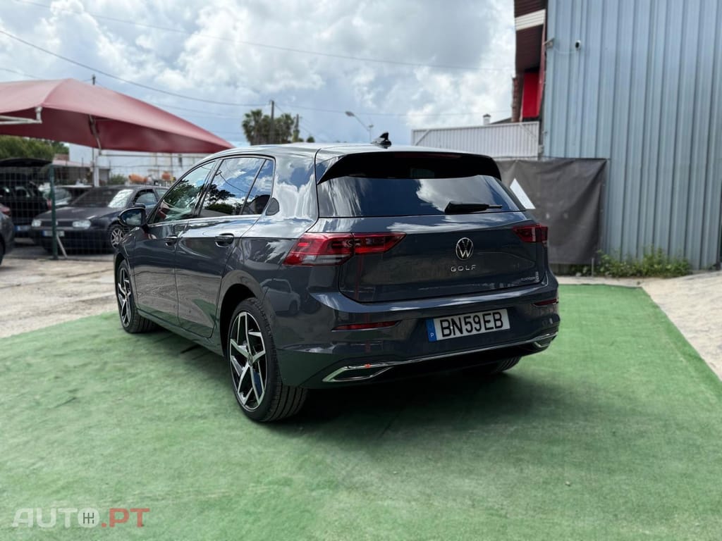 Volkswagen Golf 1.4 eHybrid OPF DSG Style