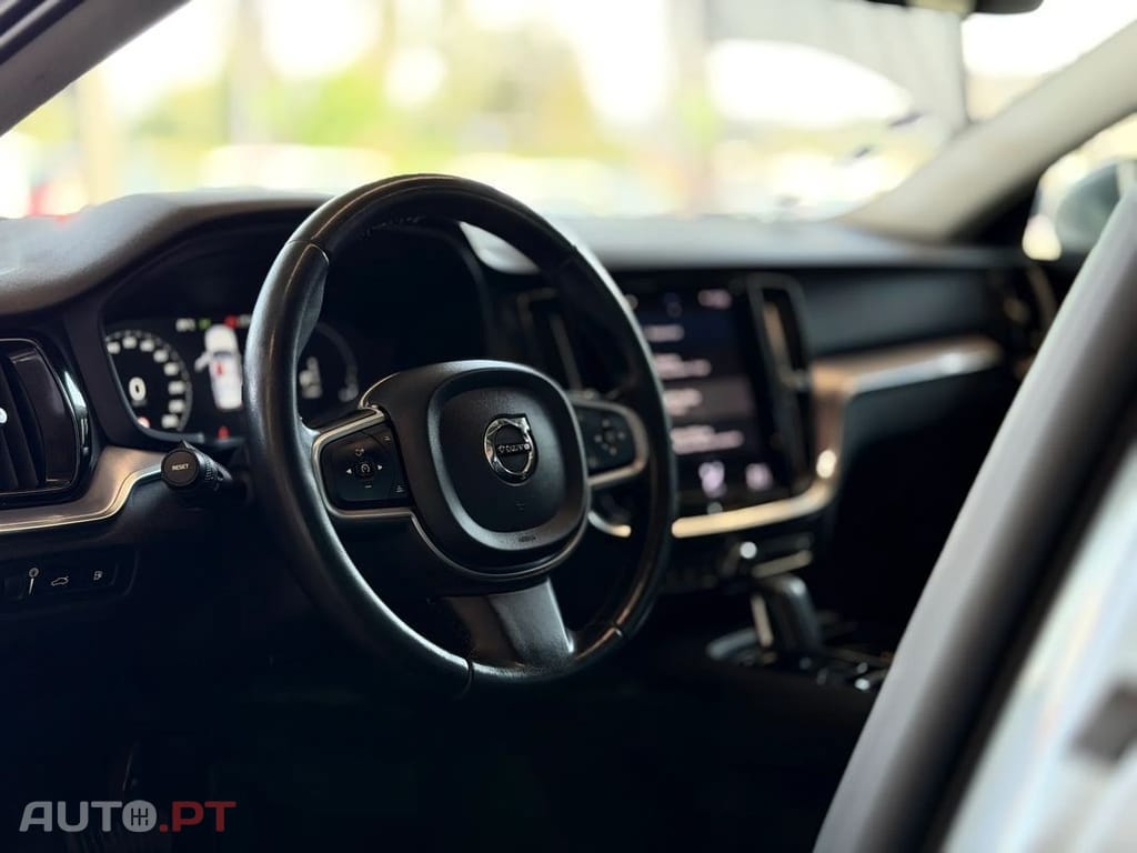 Volvo V60 2.0 T6 AWD TE R-Design
