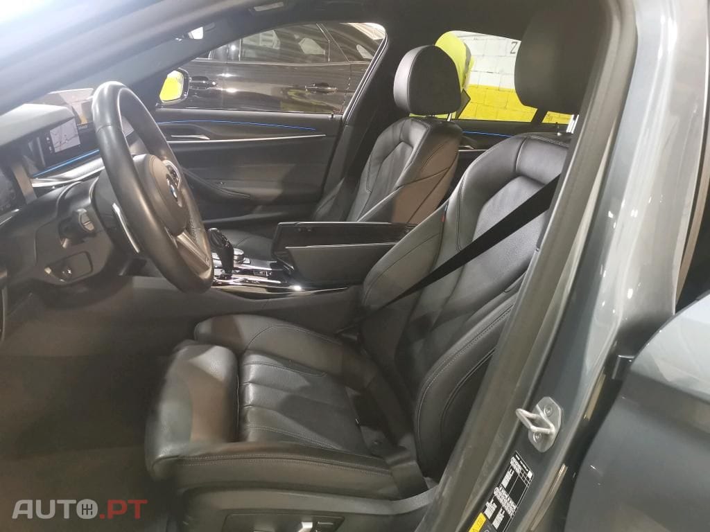 BMW 545 e xDrive Pack M