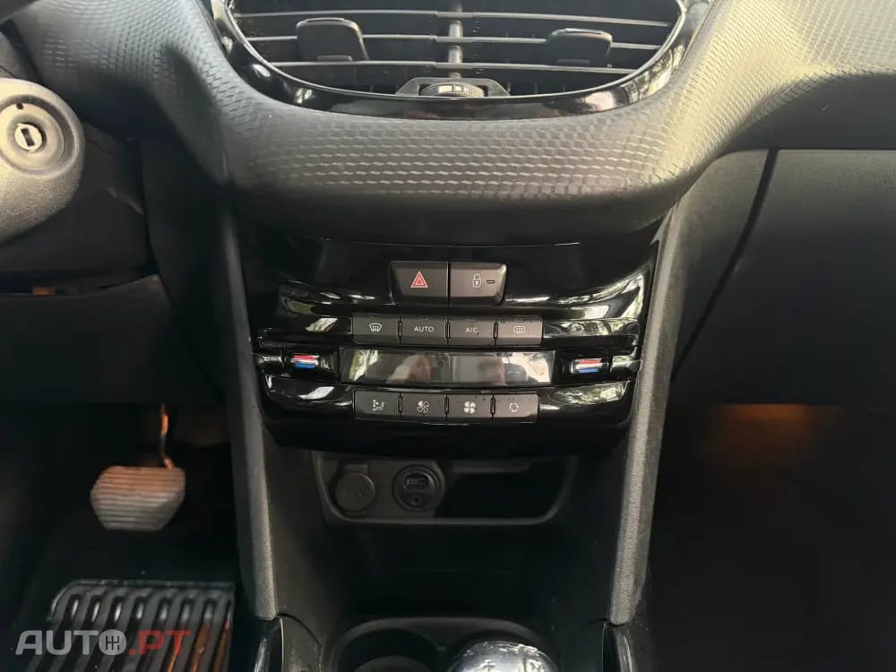 Peugeot 2008 1.2 PureTech Allure EAT6