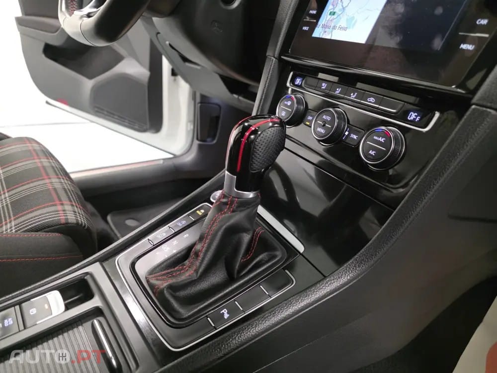 Volkswagen Golf 2.0 TSI GTI DSG Performance