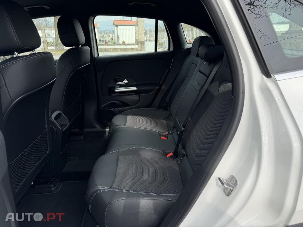 Mercedes-Benz EQA 300 4Matic Edition 1